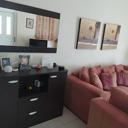 λαμπίρι House Holiday home *